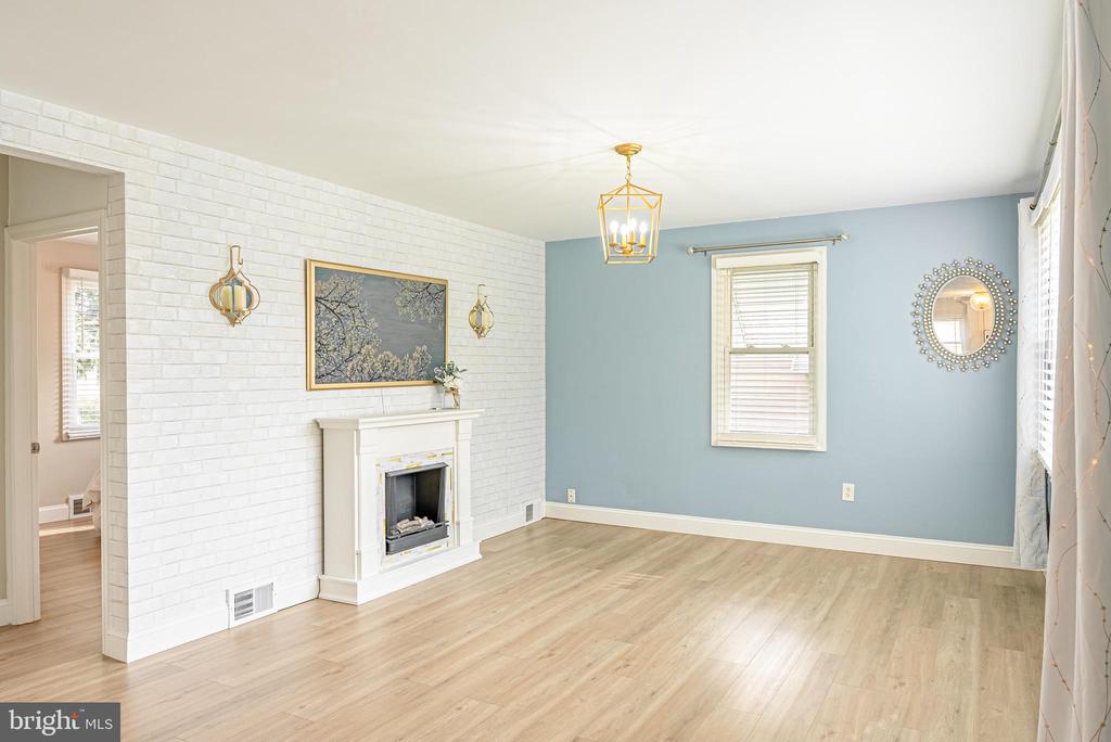 14 VASSAR AVENUE