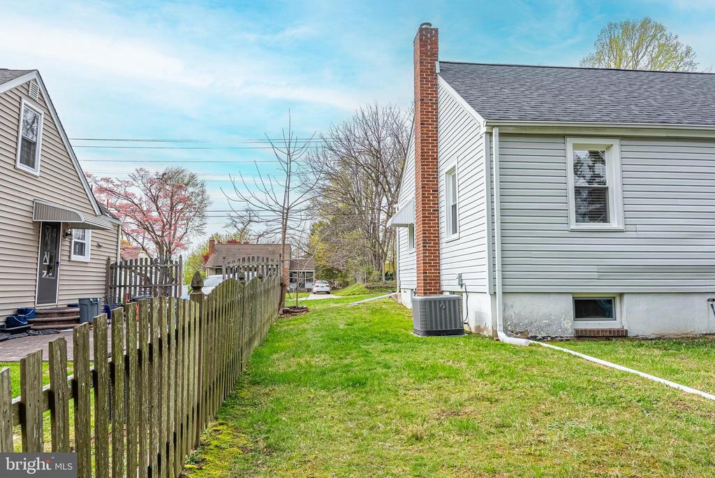 14 VASSAR AVENUE