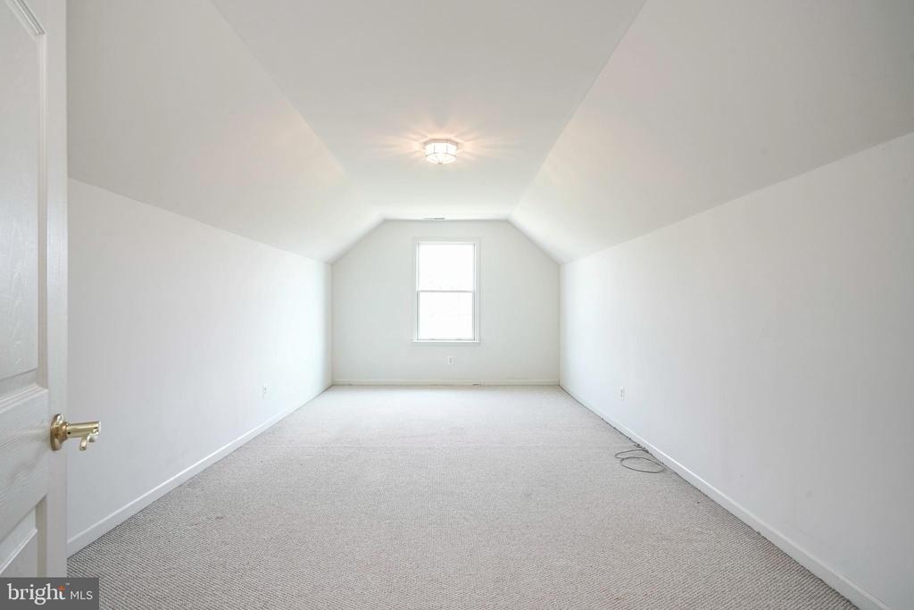 173 E WOLFERT STATION ROAD