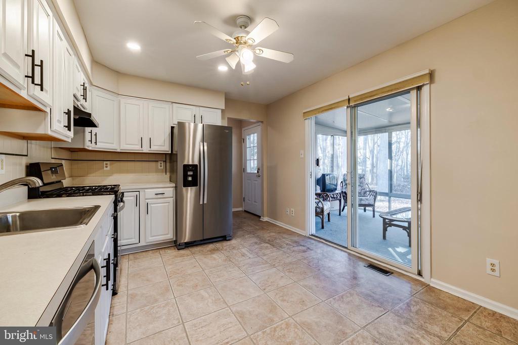 407 VILLAGE COURT