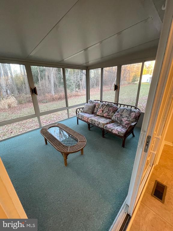 407 VILLAGE COURT