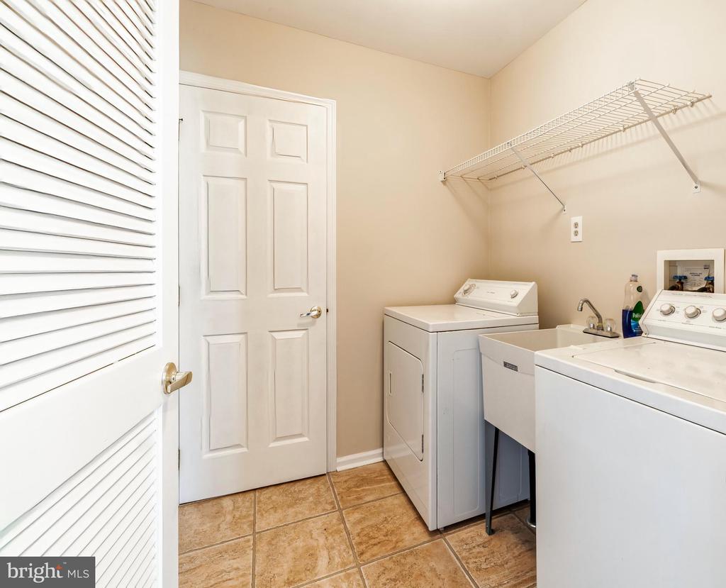 407 VILLAGE COURT