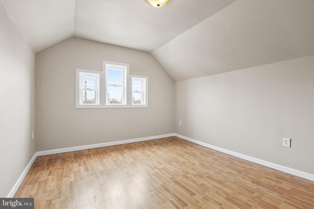 270 KINGS HIGHWAY