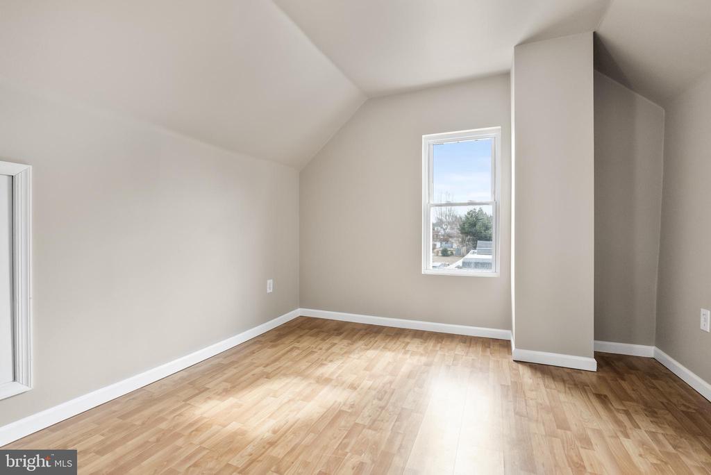 270 KINGS HIGHWAY