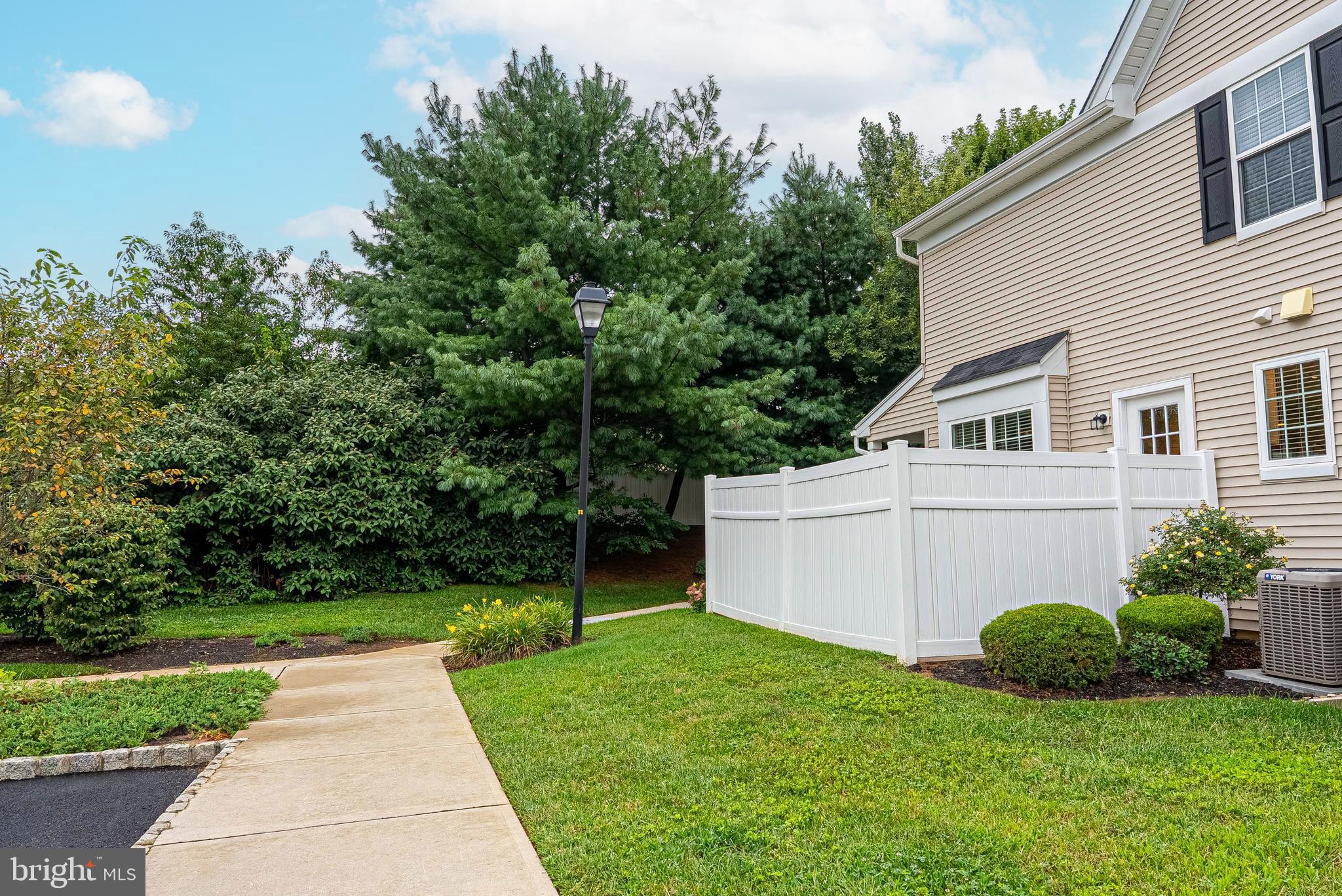 1406 LEXINGTON MEWS MEWS