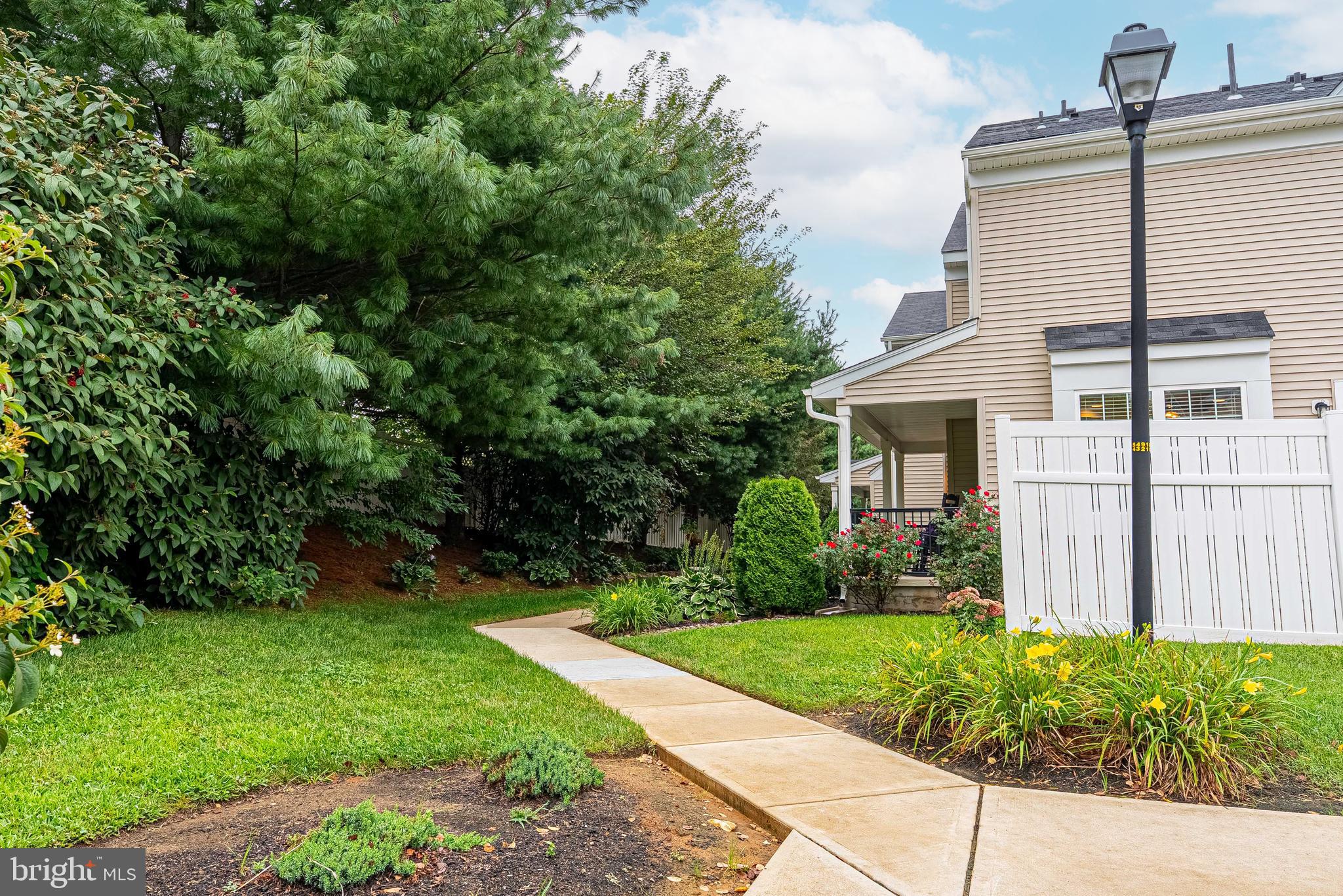 1406 LEXINGTON MEWS MEWS