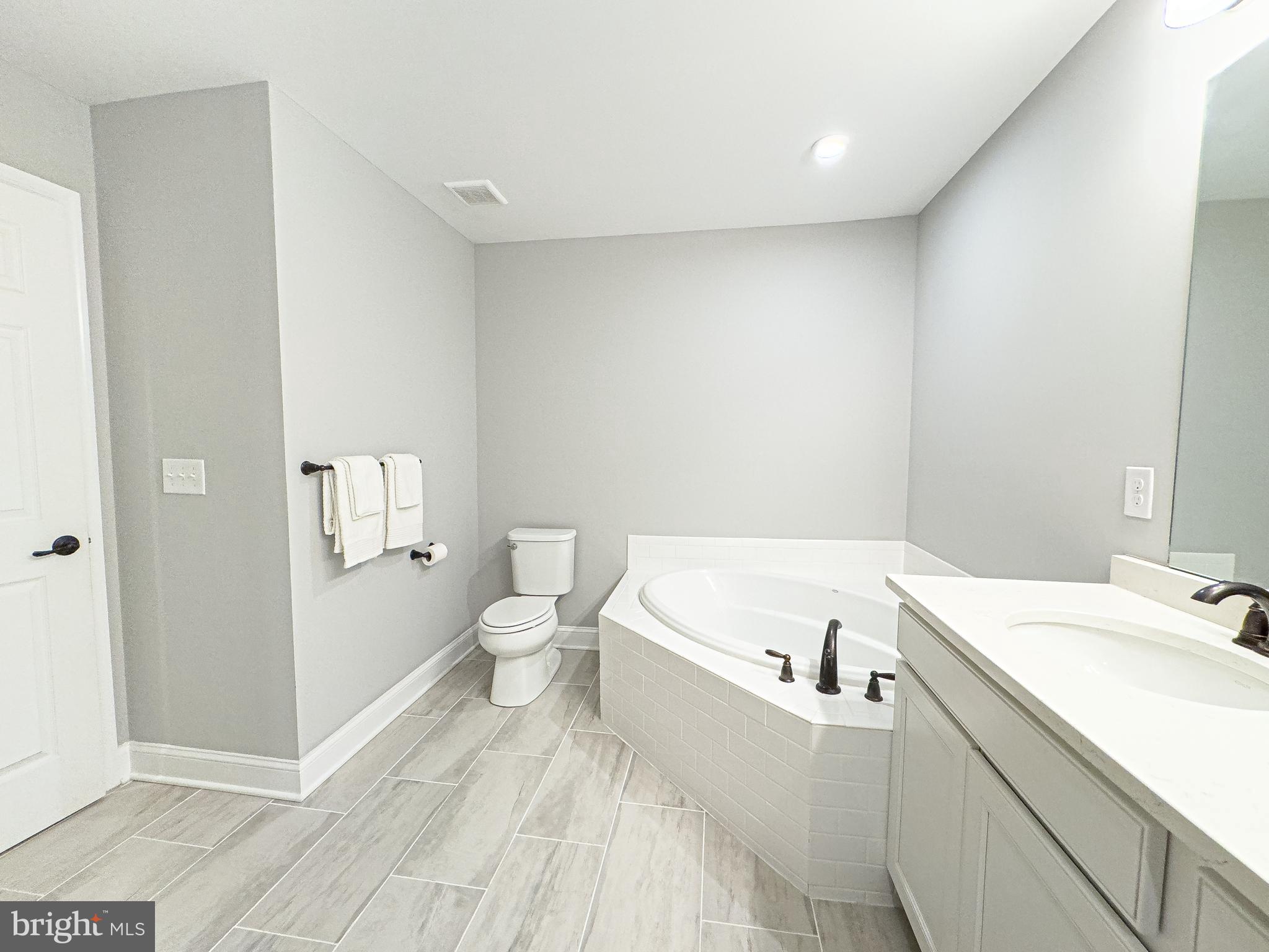 1406 LEXINGTON MEWS MEWS