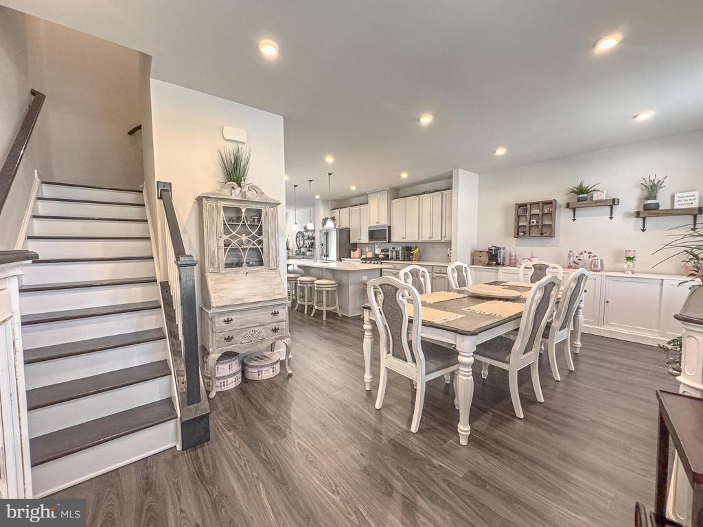 4 FLAMINGO COURT
