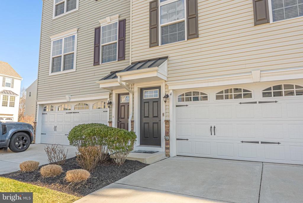 4 FLAMINGO COURT