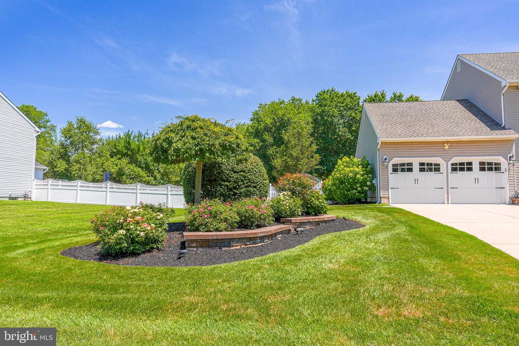 607 APPLE DRIVE