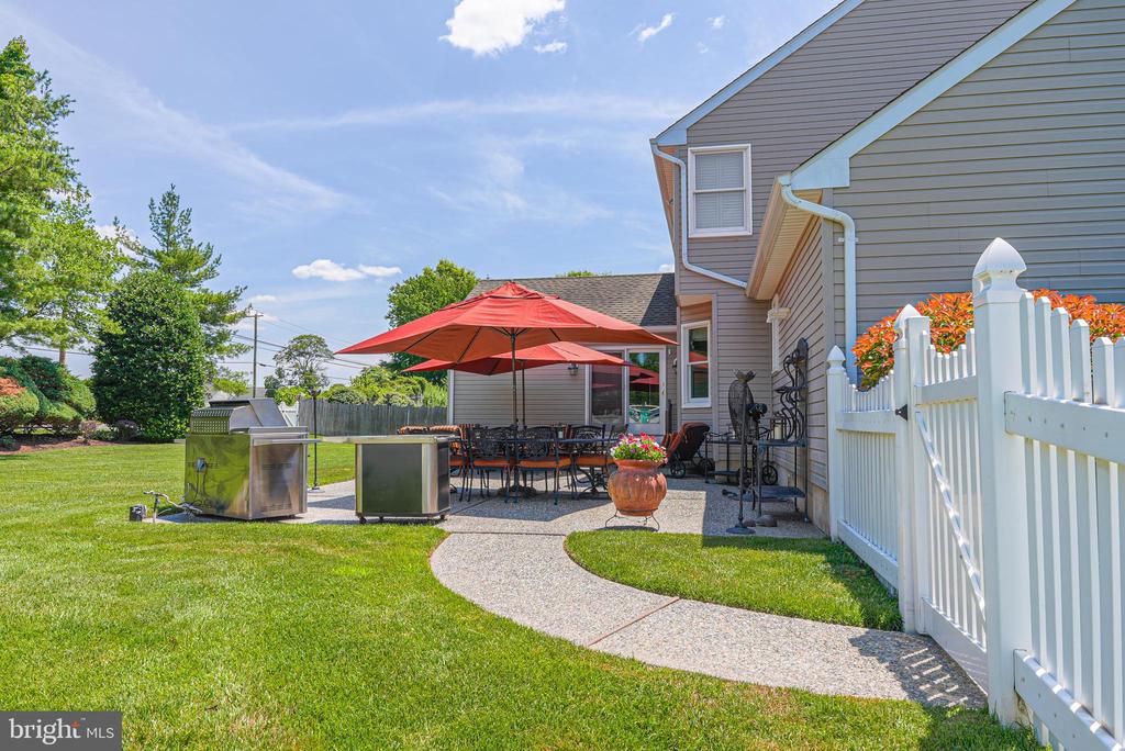 607 APPLE DRIVE