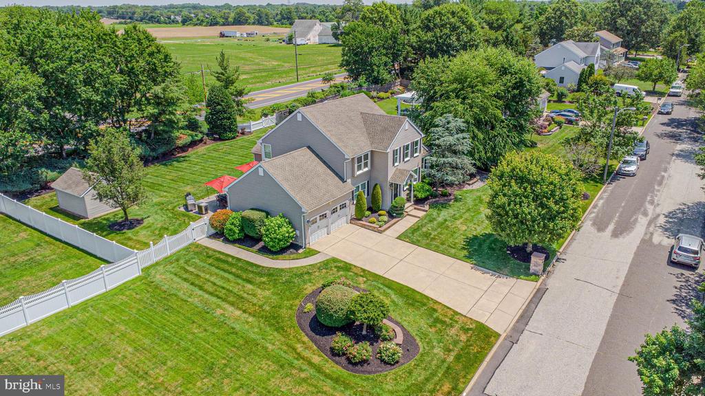 607 APPLE DRIVE