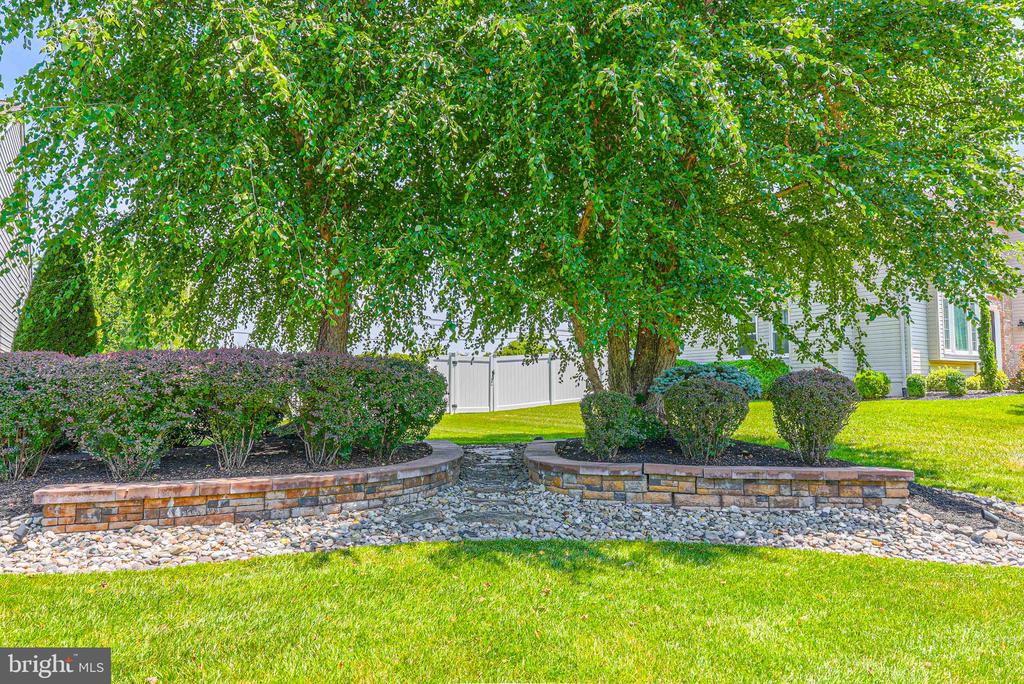 607 APPLE DRIVE