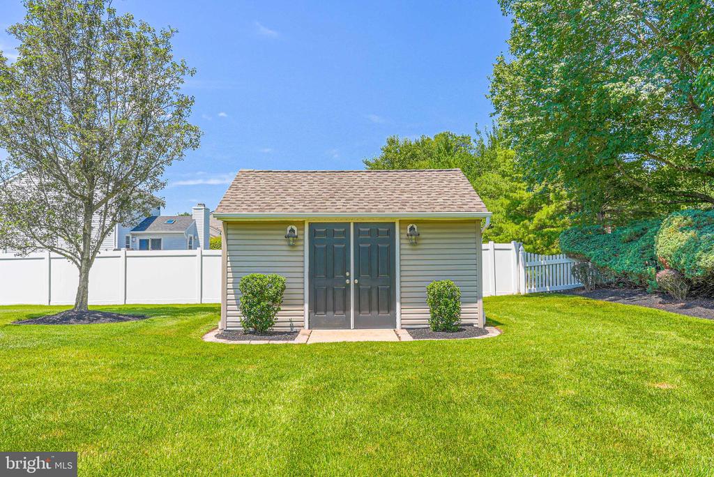 607 APPLE DRIVE