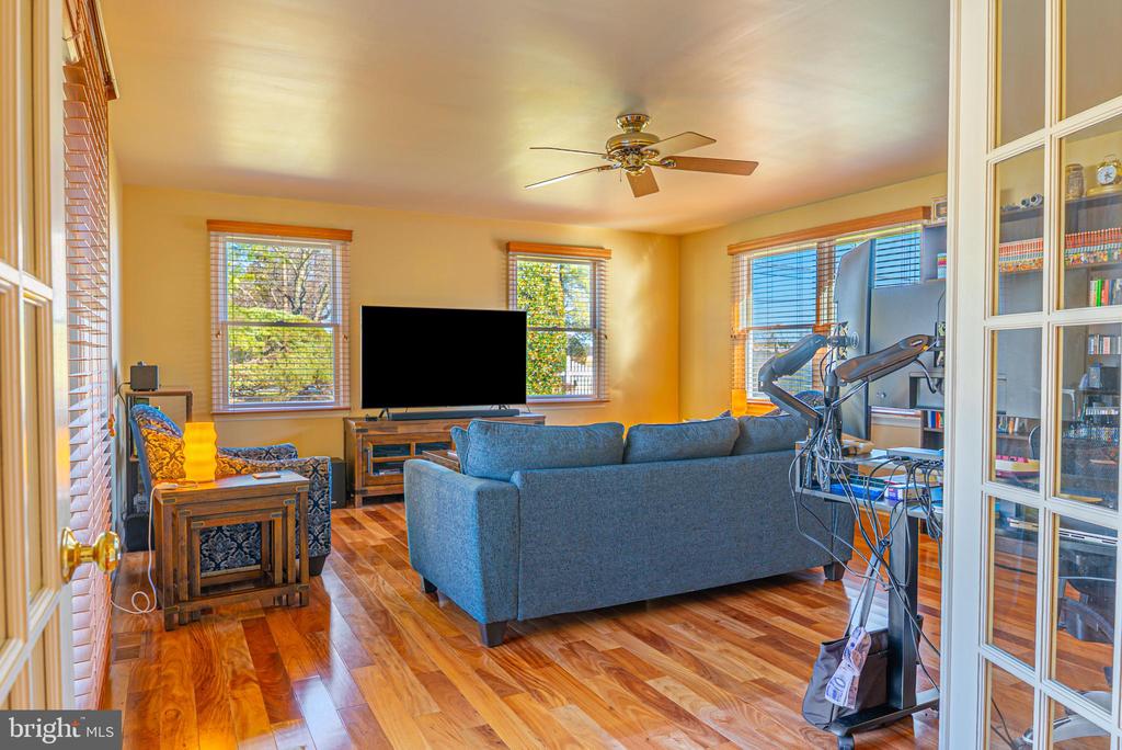 607 APPLE DRIVE