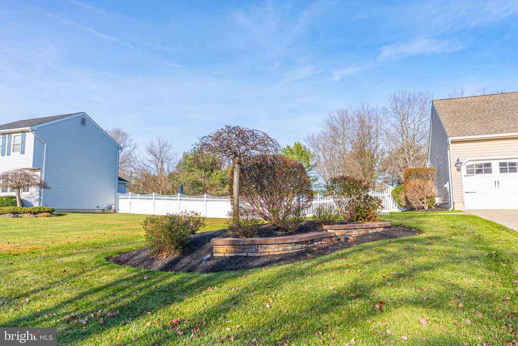 607 APPLE DRIVE