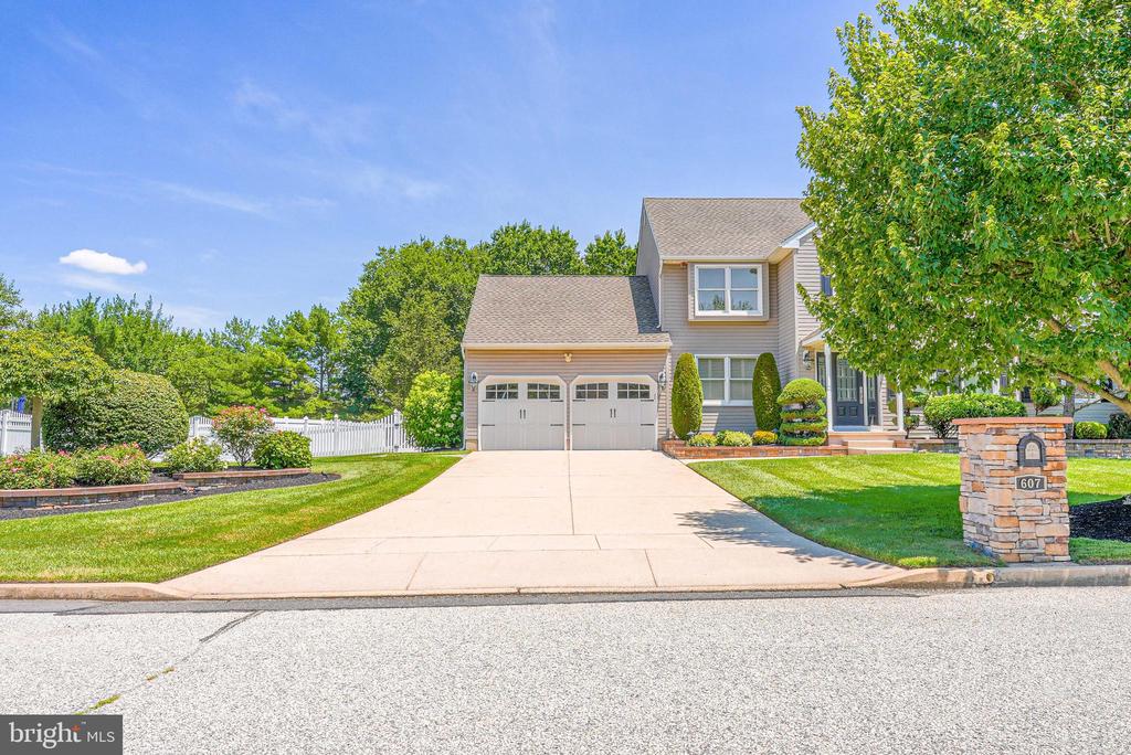 607 APPLE DRIVE