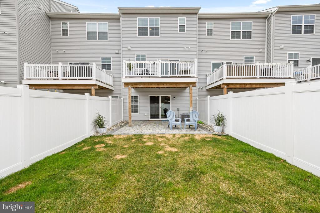 58 AVIARY RD