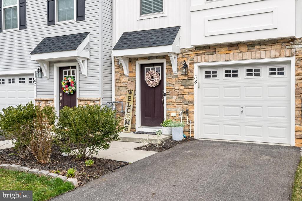 58 AVIARY RD