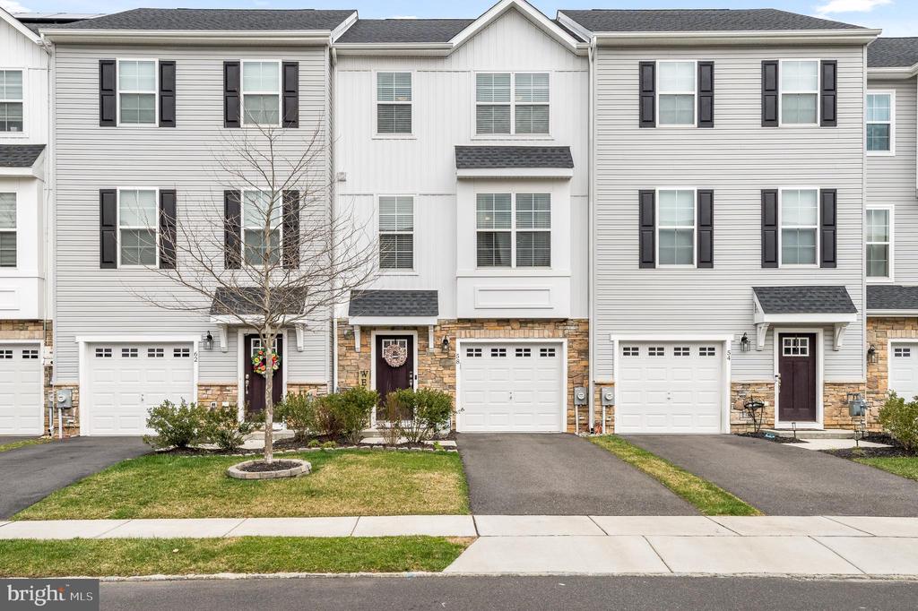 58 AVIARY RD