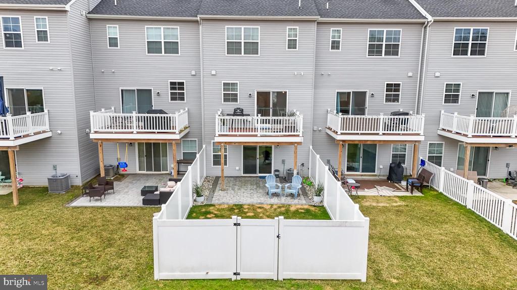 58 AVIARY RD