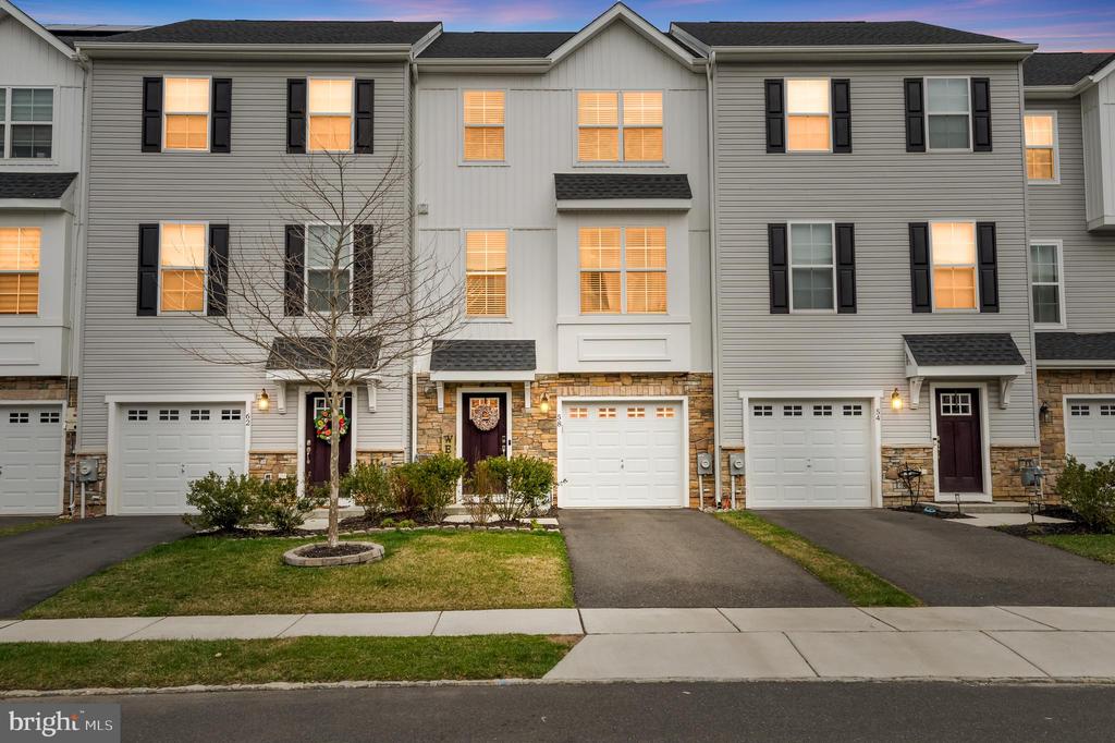 58 AVIARY RD