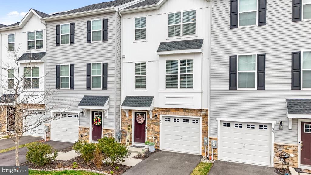 58 AVIARY RD