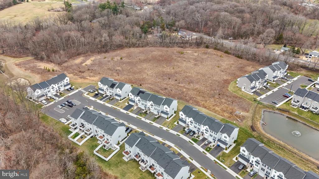 58 AVIARY RD