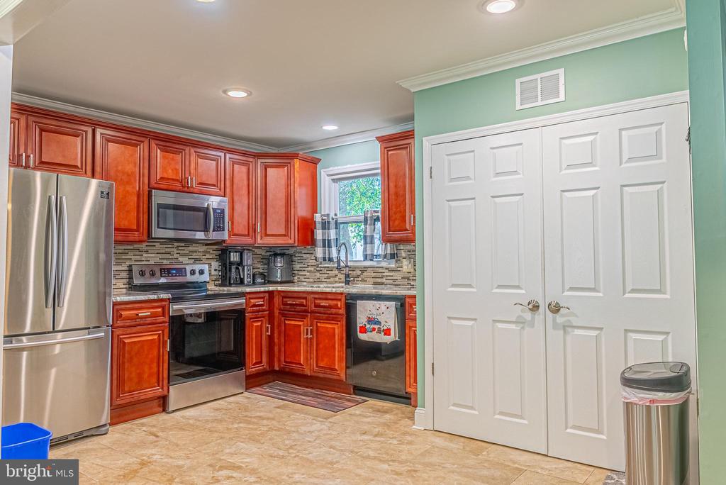 89 QUAKER ROAD