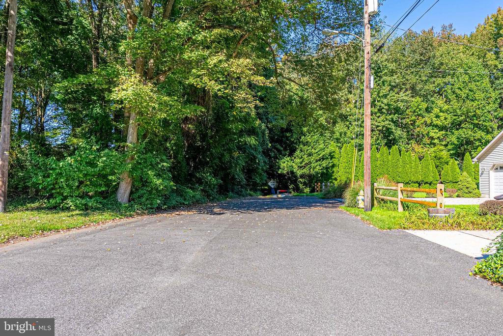 89 QUAKER ROAD
