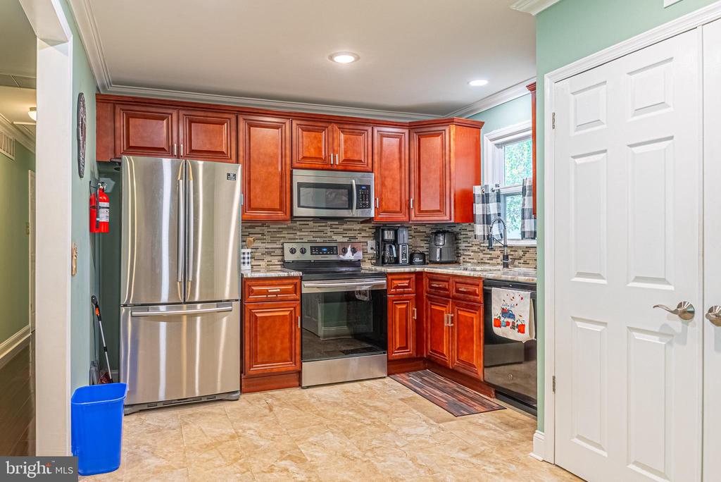 89 QUAKER ROAD