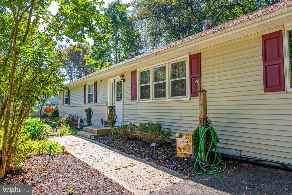 89 QUAKER ROAD