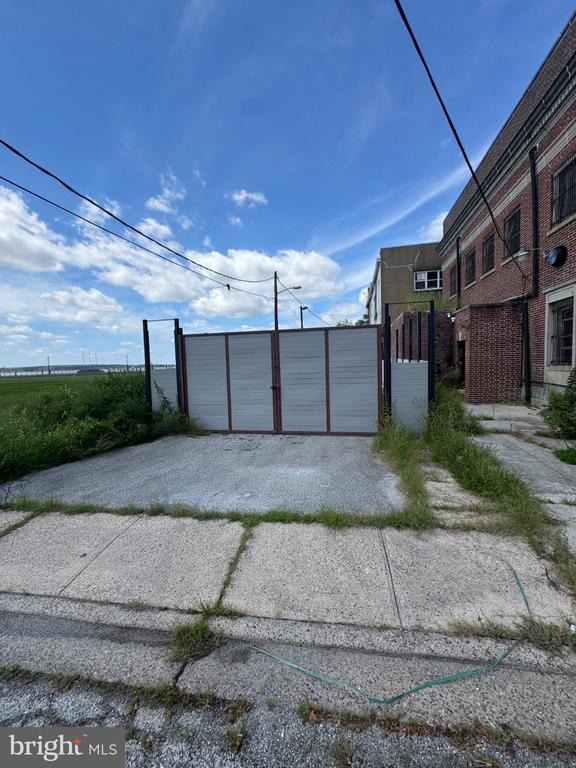 180 W MAIN STREET