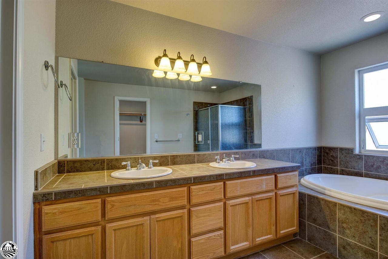 8418 Vista Verde