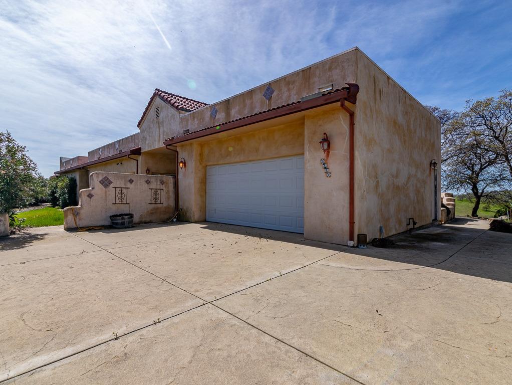 9883 Hernandez Drive