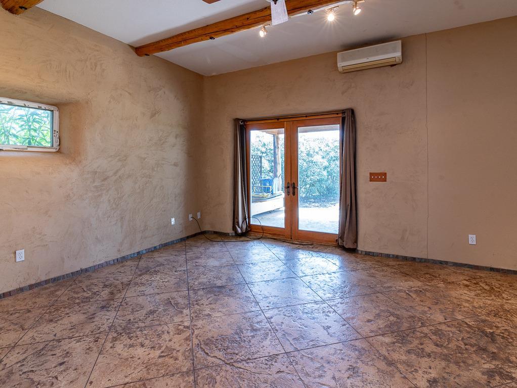 9883 Hernandez Drive