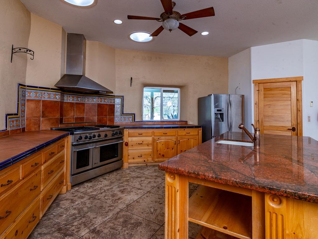 9883 Hernandez Drive