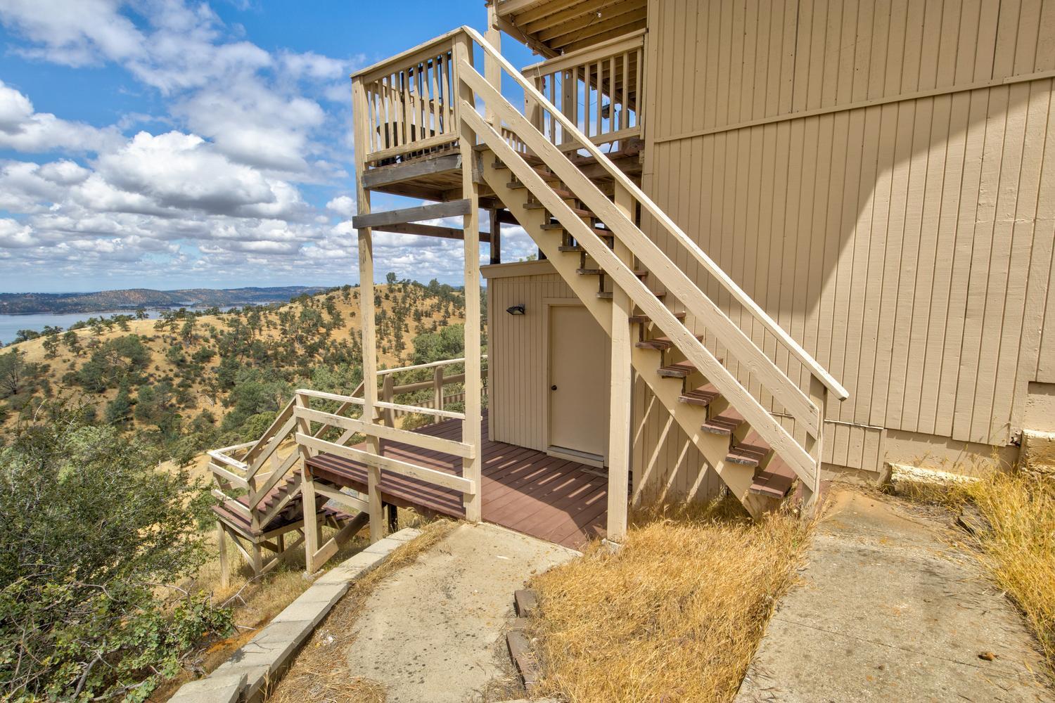 5874 Arbolada Drive