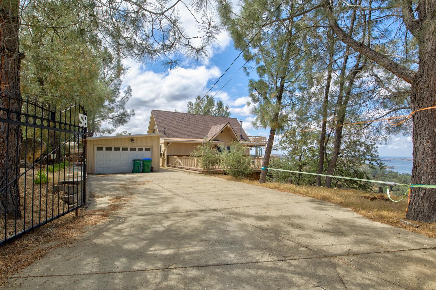 5874 Arbolada Drive