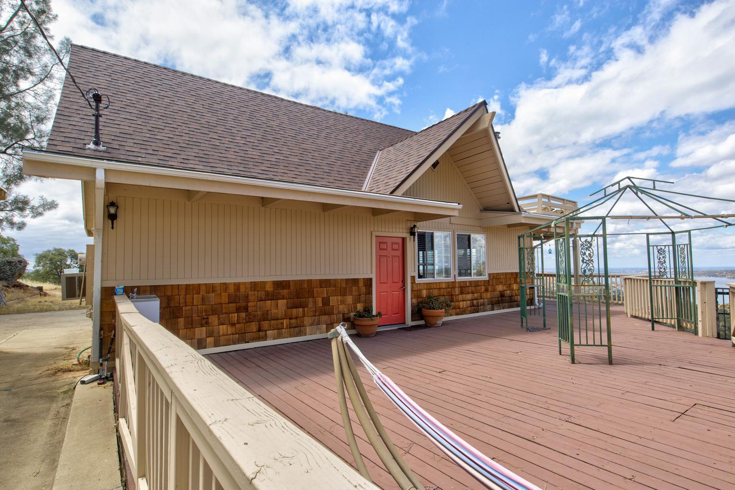 5874 Arbolada Drive
