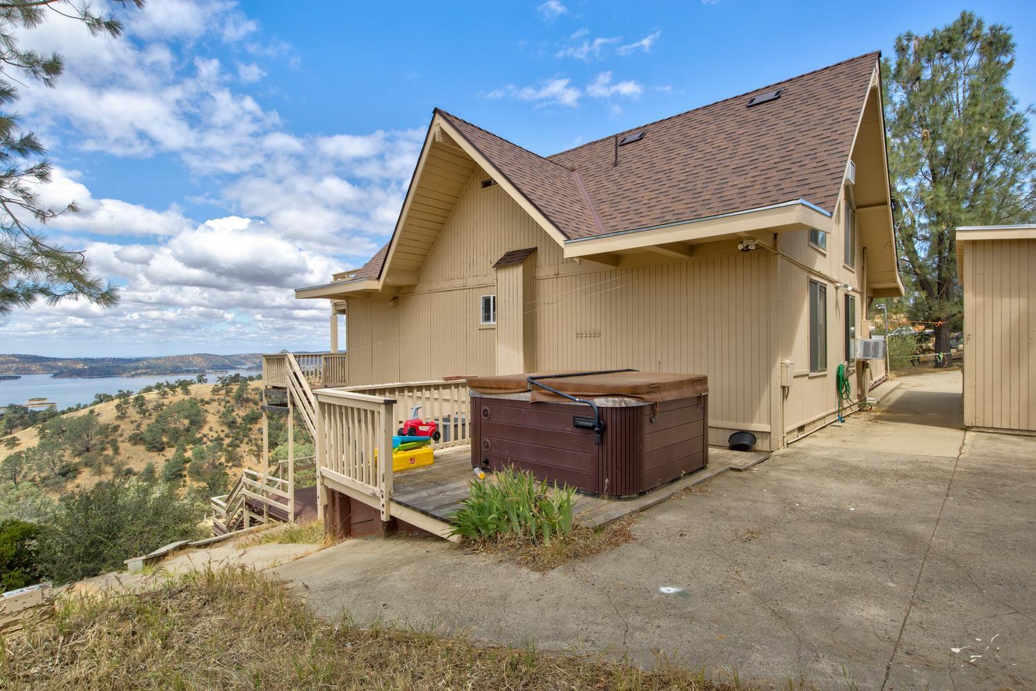 5874 Arbolada Drive