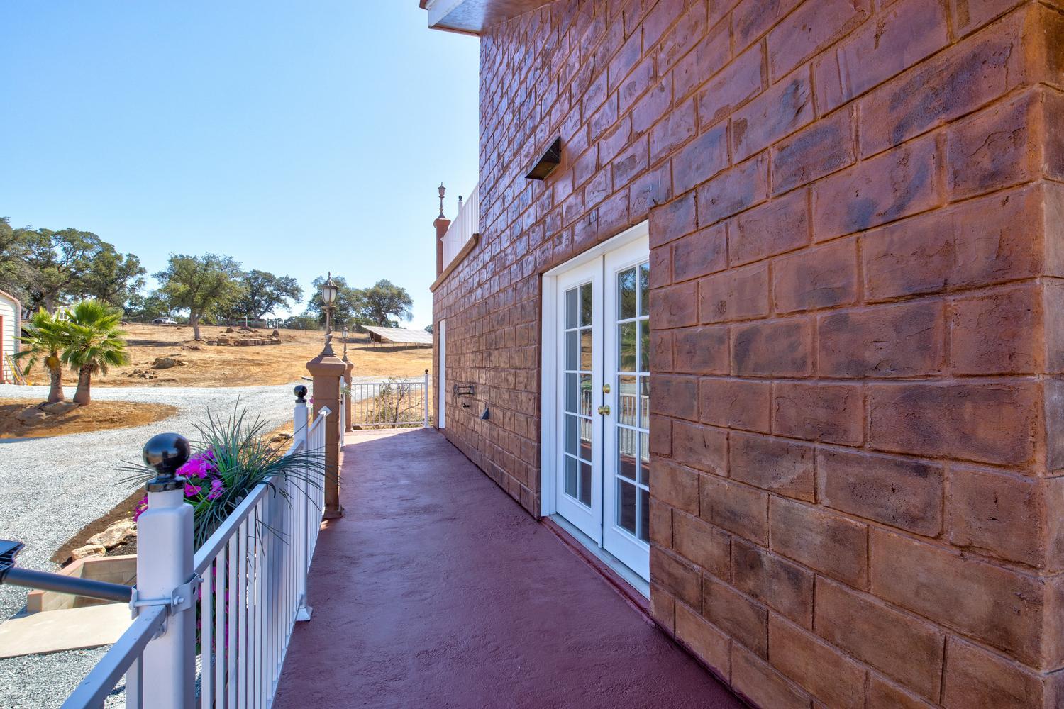 4411 La Grange Road