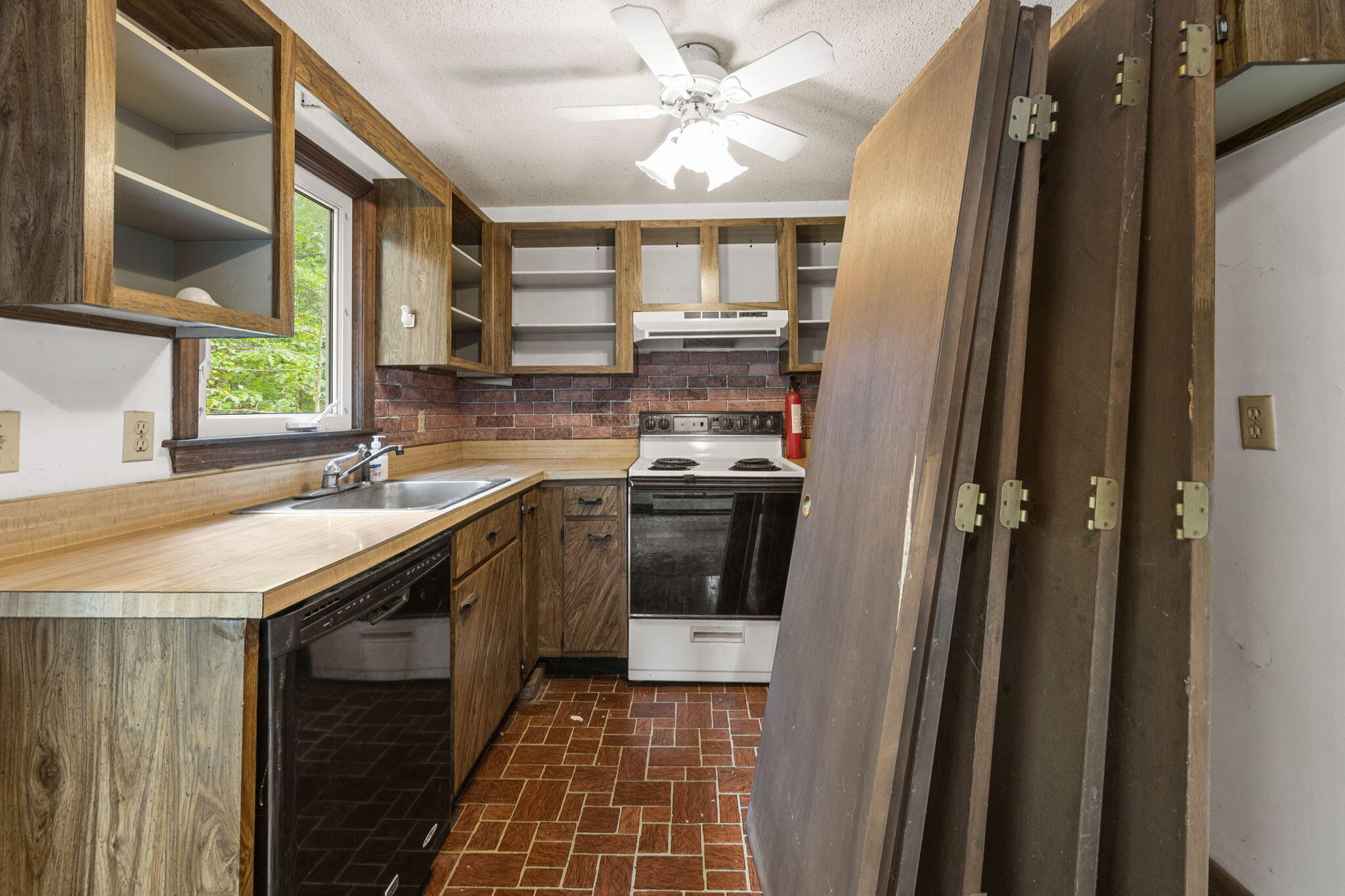 11 Shallow Pond Lane