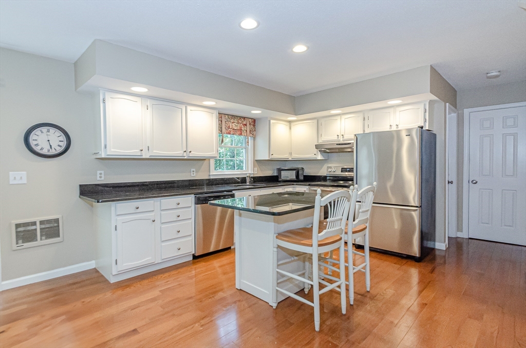35 Meadow Haven Dr