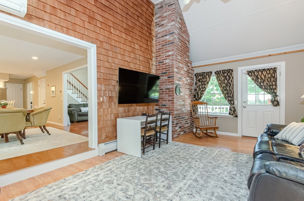 35 Meadow Haven Dr