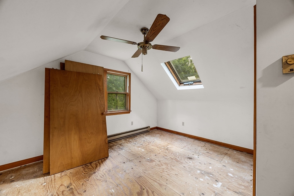 11 Shallow Pond Ln