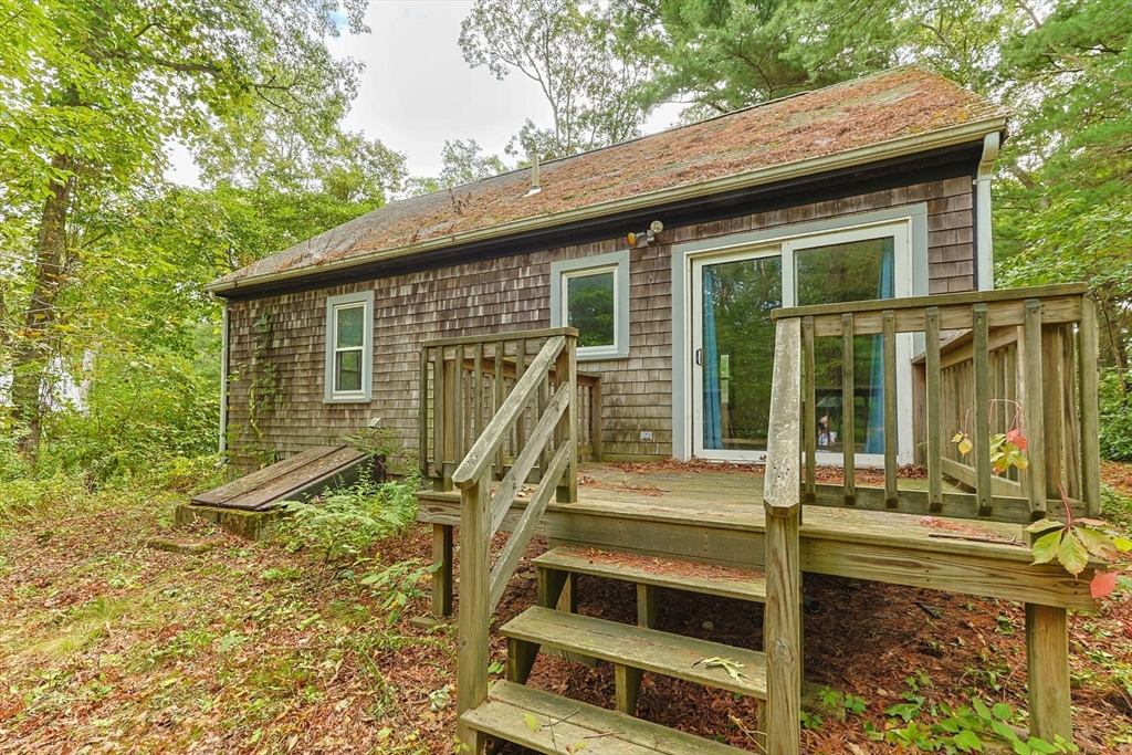 11 Shallow Pond Ln