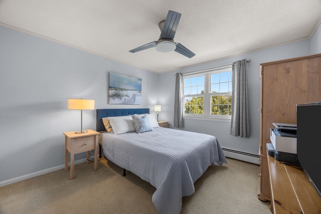 10 Candlewood Ln # 1 Unit: 2-1