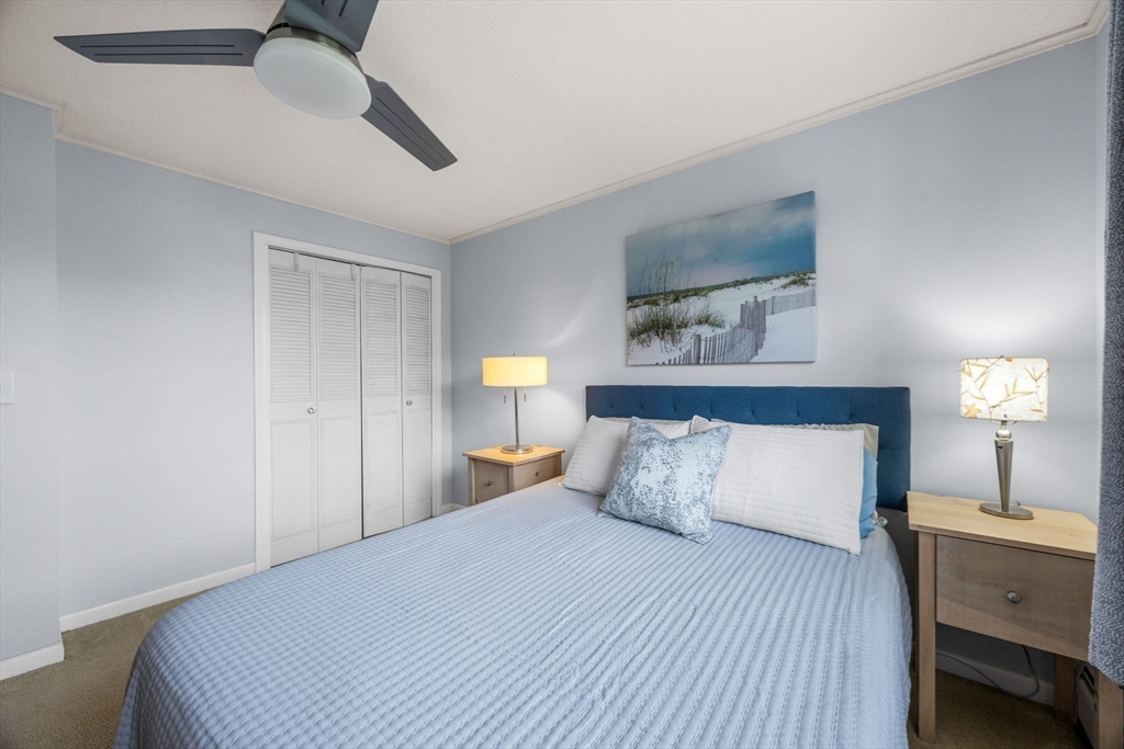 10 Candlewood Ln # 1 Unit: 2-1