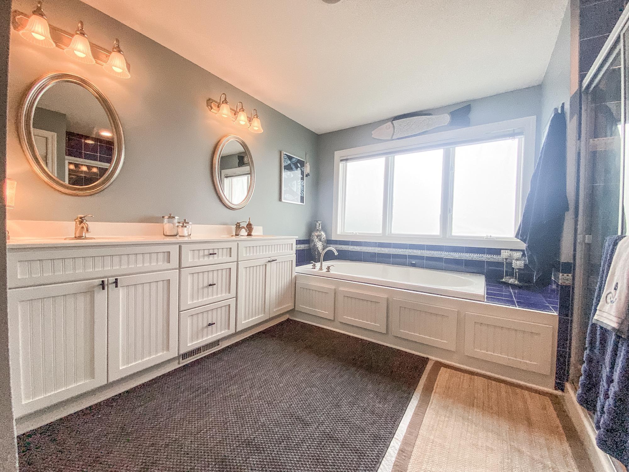 4646 Island View Drive